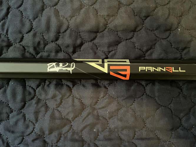New King Magnum Rob Pannell Signed Shaft