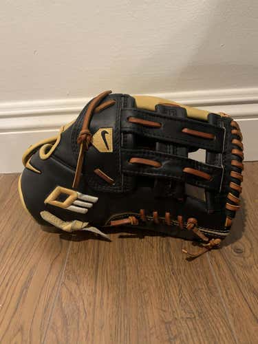 Black Used High School/College Nike Right Hand Throw Outfield Diamond Elite Baseball Glove 12.75"