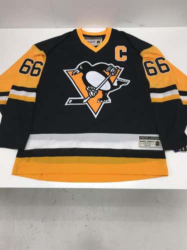 Black Adult Large CCM Jersey