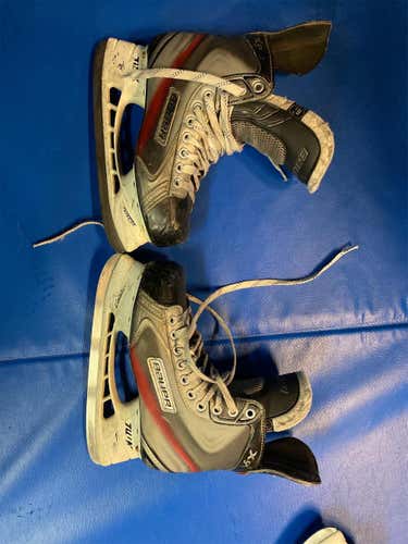 Junior Bauer Vapor X5.0 Regular Width Size 6.5 Hockey Skates
