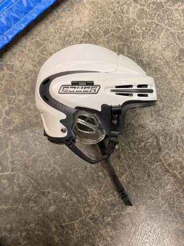 White Used Medium Bauer 9900 Helmet