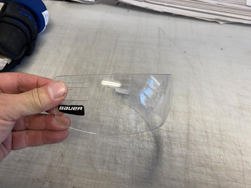 Senior Bauer Pro Stock Short Cut Visor 5961