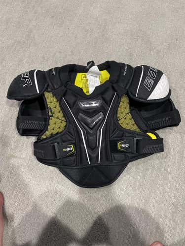 Junior Medium Bauer S190 Shoulder Pads