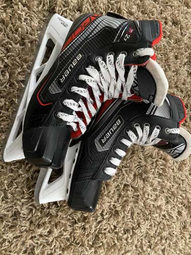 Used Senior Bauer Vapor x2.7 Goalie Skates Size 8.5