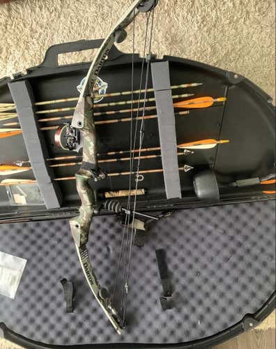 Darton  Bow And Arrow With Accessories