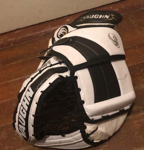 Vaughn V2 Goalie Catch Glove