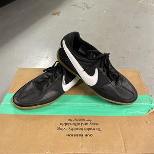 Black Unisex Indoor Nike Shoes