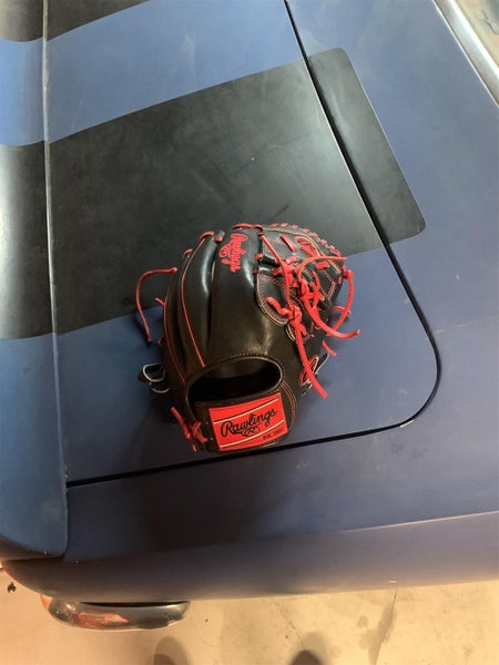 High School/College Right Hand Throw Heart of the Hide 11.75" Baseball Glove