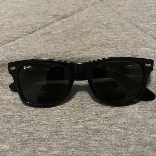 Ray-Ban Wayfarer Sunglasses