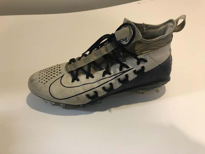 White Used Adult Men's Size 11.5 (Women's 12.5) Molded Cleats Nike Low Cut Huarache