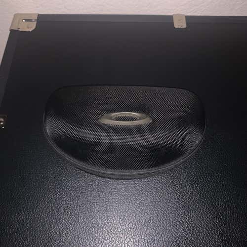 Oakley Hard Case w/ Soft Cloth (Black)