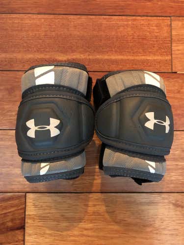 Used Youth Under Armour Arm Pads
