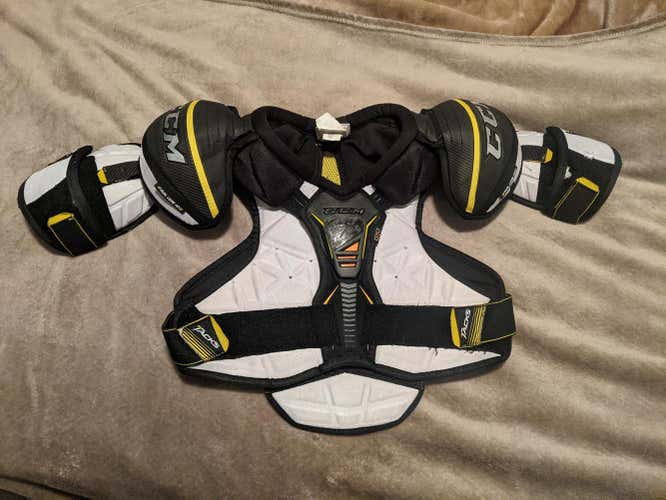 Senior Small CCM Supertacks Shoulder Pads