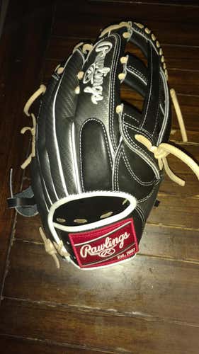 Rawlings Right Hand Throw Heart of the Hide Baseball Glove 12.75"