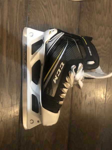 Used Senior CCM Tacks 9060 Hockey Goalie Skates Regular Width Size 7