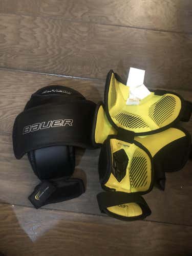 Used Bauer Supreme Knee Pads