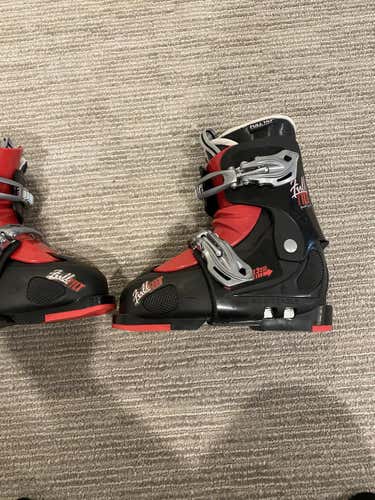 Full Tilt Growth Spurt Adjustable Ski Boots - Size 265mm to 285mm (4-6)