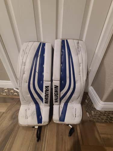 White/Blue Used Junior 24" + 2 Vaughn Ventus SLR Jr Goalie Leg Pads