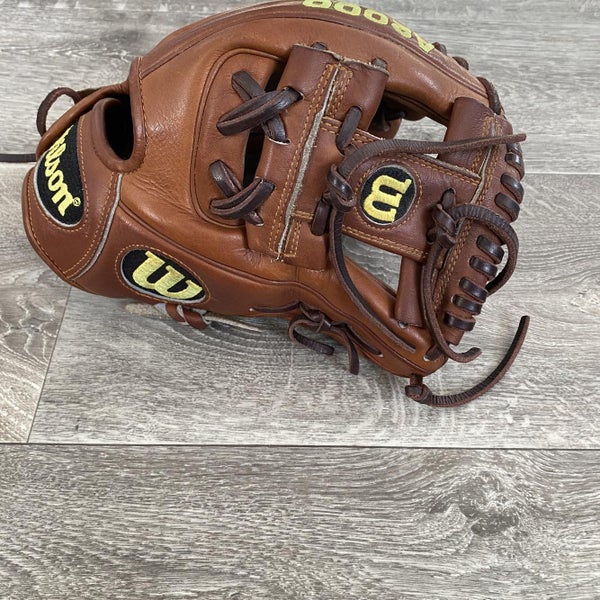 Brown Used Infield A2000 11.5" Baseball Glove