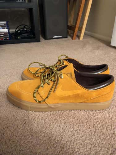 Brown Men's Size 13 (Women's 14) Nike