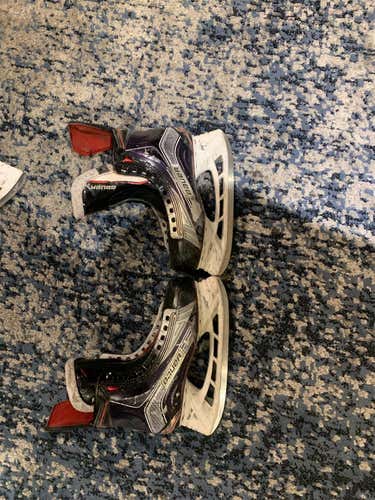 Junior Bauer Vapor 1X Regular Width  Size 6 Hockey Skates