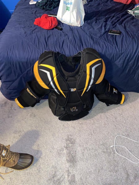 Senior Medium Vaughn Velocity V7 XF Pro Carbon Chest and Arm Protector Goalie Chest Protector