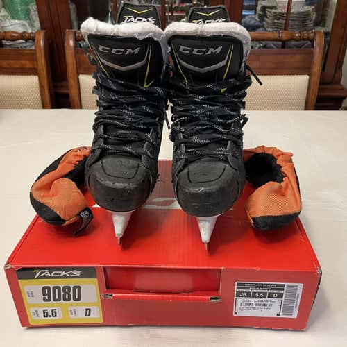 Junior CCM Tacks 9080 Regular Width Size 5.5 Hockey Skates