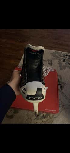 Senior CCM  Size 9.5 Hockey Goalie Skates