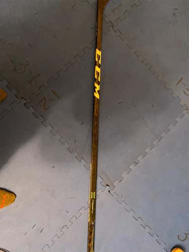 Senior Right Handed Trigger Hockey Stick