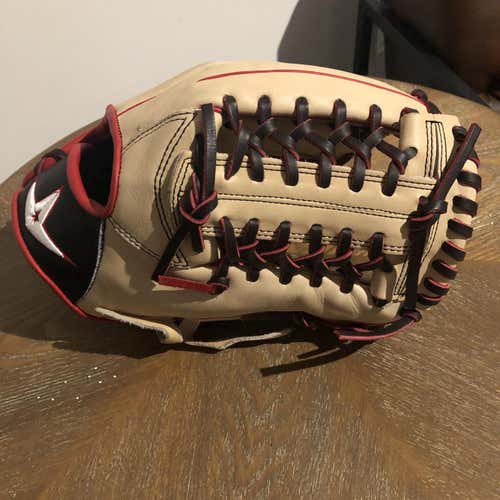 High School/College Right Hand Throw 11.75" Baseball Glove