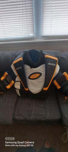 Used Senior Medium Other Goalie Chest Protector Pro Stock