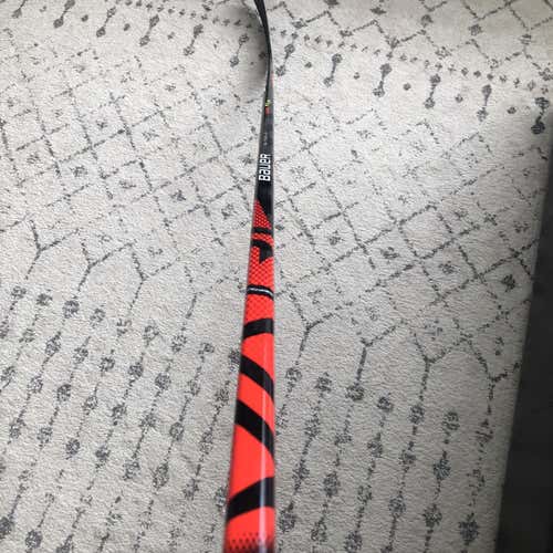 Senior Right Handed Vapor FlyLite Toe Pattern  Hockey Stick
