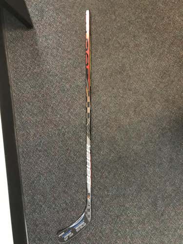 New Senior Bauer Right Handed Vapor FlyLite Hockey Stick P92M