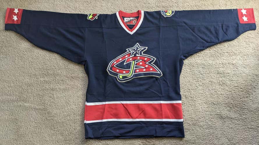 Vintage Columbus Blue Jackets Pro Player Large Navy replica jersey.