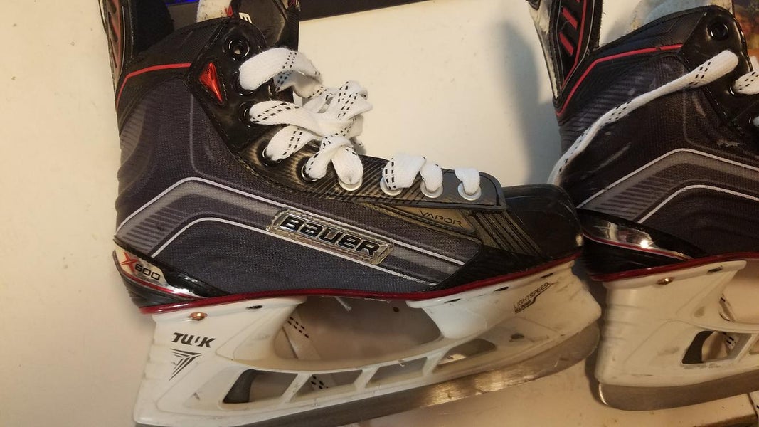 Used Junior Bauer Vapor X600 Hockey Skates Regular Width Size 4.5