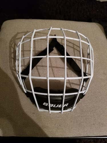 Senior Medium Bauer Profile II Cage