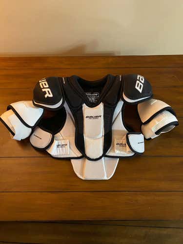 Like New Senior XL Bauer Pro Series Shoulder Pads