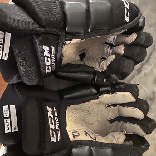 Black Senior CCM HG42 14" Pro Stock Gloves