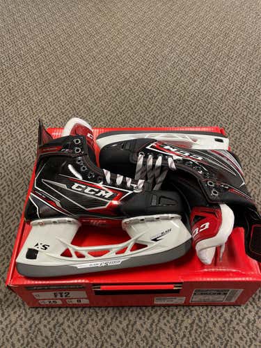 Senior CCM JetSpeed FT2 Regular Width Size 7.5 Hockey Skates