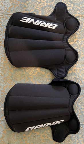 Used Adult One Size Fits All Brine