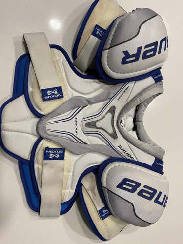 Used Senior Medium Bauer Nexus N9000 Shoulder Pads