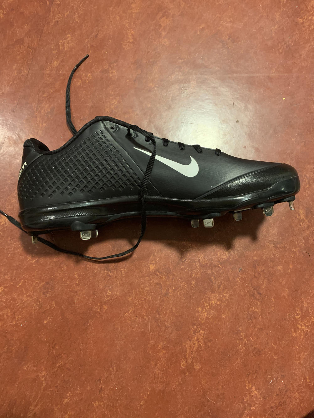 nike shox baseball cleats metal