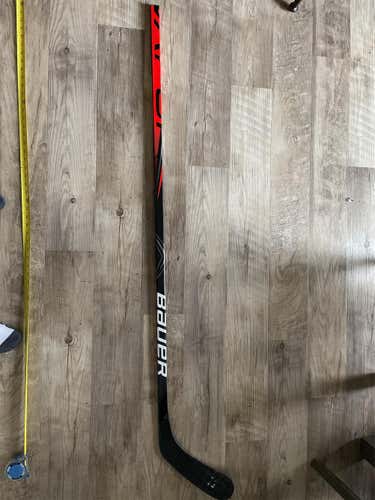 Senior Left Hand Vapor 2x Team Mid Pattern Pro Stock Hockey Stick
