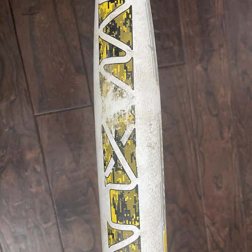 Kid Pitch (9YO-13YO) 2018 Combat Maxum (-11) 19 oz 30" Bat