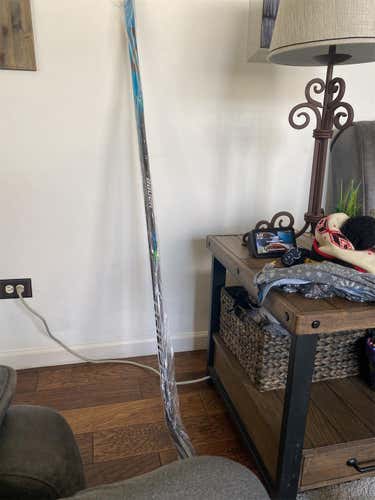 Junior Left Hand Nexus Geo Mid Pattern  Hockey Stick
