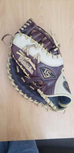Used youth Louisville Slugger Left Hand Throw First Base Omaha Baseball Glove 11"