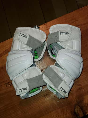 Used Medium Maverik M3 Arm Pads