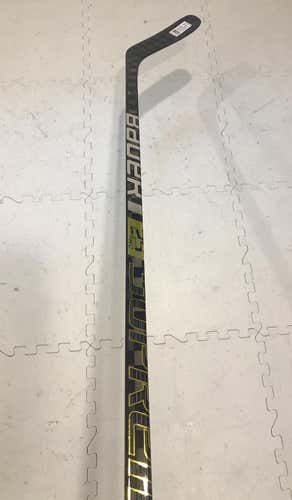 Senior Right Handed Supreme 2S Pro Mid Pattern  Hockey Stick