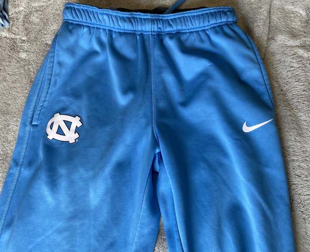 Nike UNC Therma Fit Pants