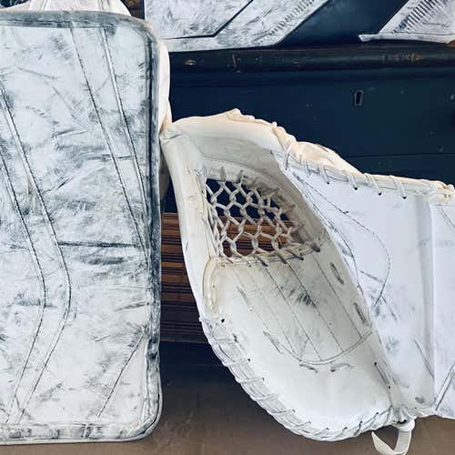 Bauer Full Right Glove & Blocker